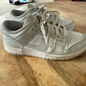 Nike Kids Sneakers in Gray and White